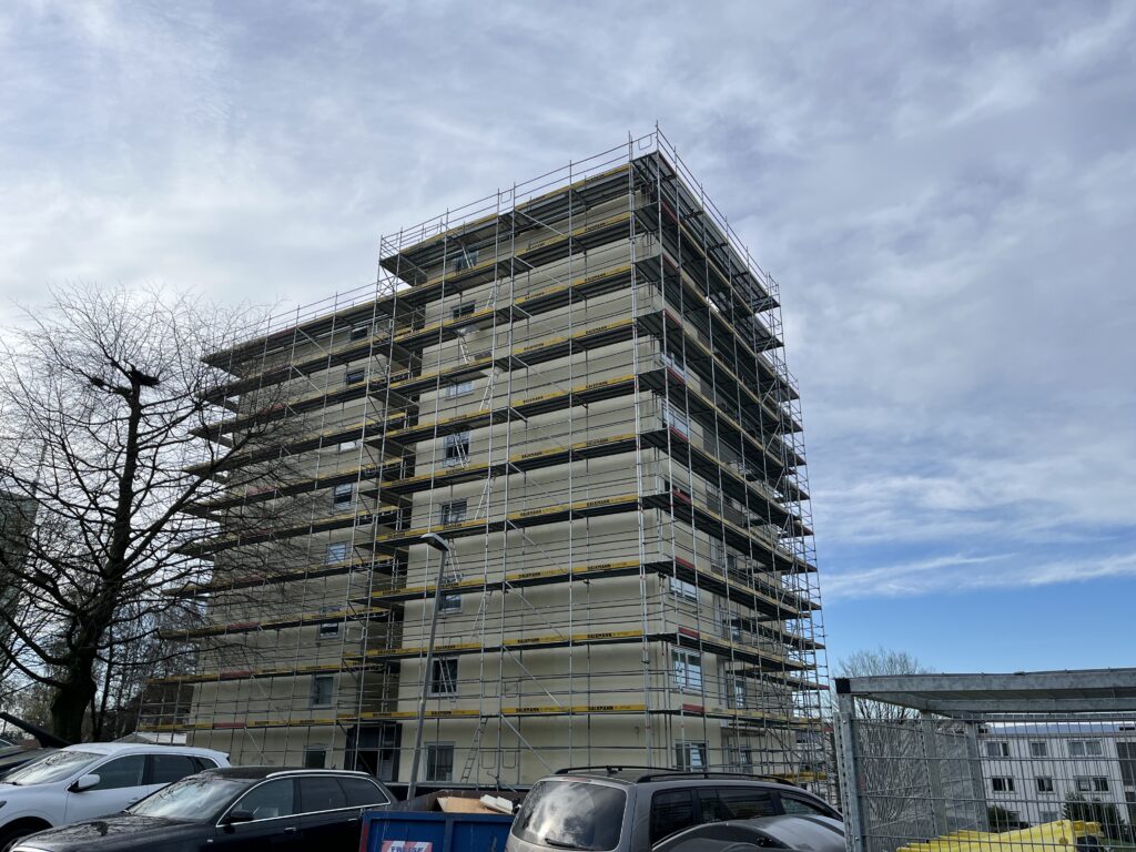 Detmold: Sanierung zum KFW Effizienzhaus (Dach, Fassade, Fenster, Heizung)