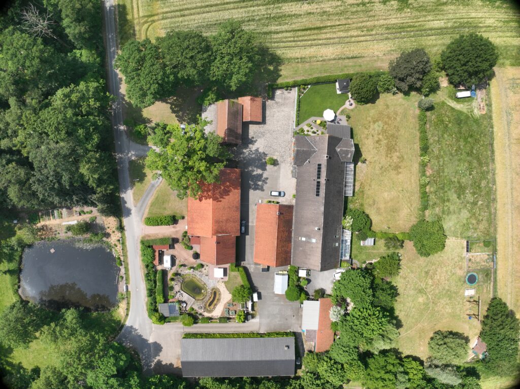 Herzebrock: Sanierung des Gesamtkomplexes zu KFW Effizienzhaus + Schaffung eines Gebäudenetzes
