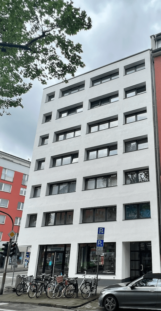 Köln: Fensteraustausch, Dachsanierung